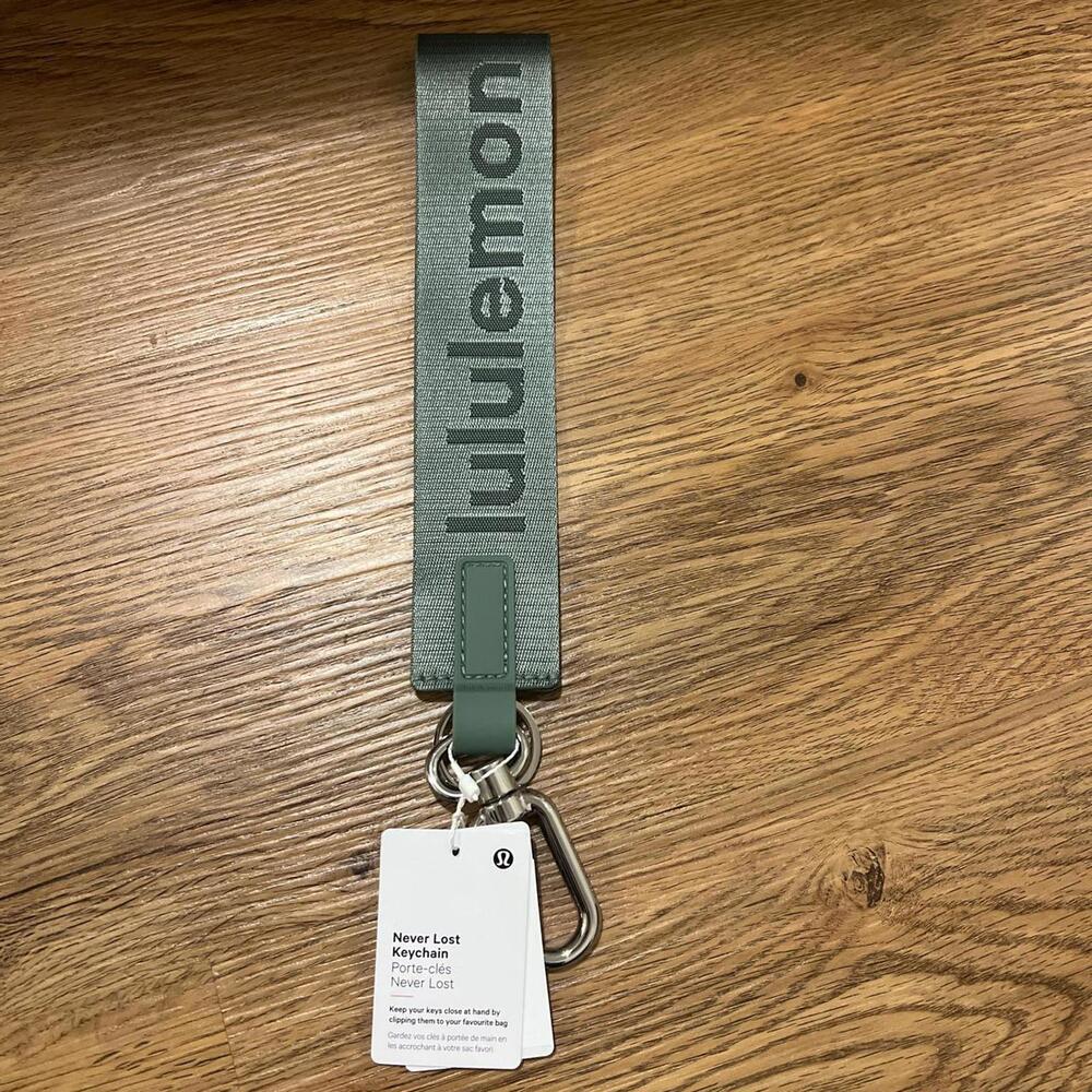 Lululemon green and khaki strap with Lululemon logo #fitnessaccessories